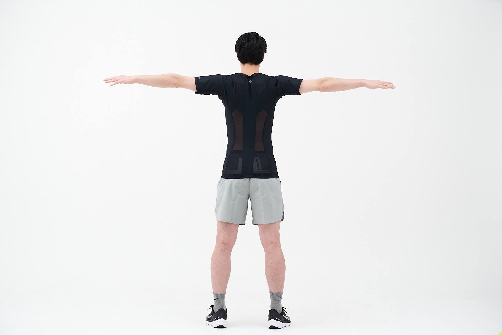 POSTURE 2.0着用時の肩まわりの動き