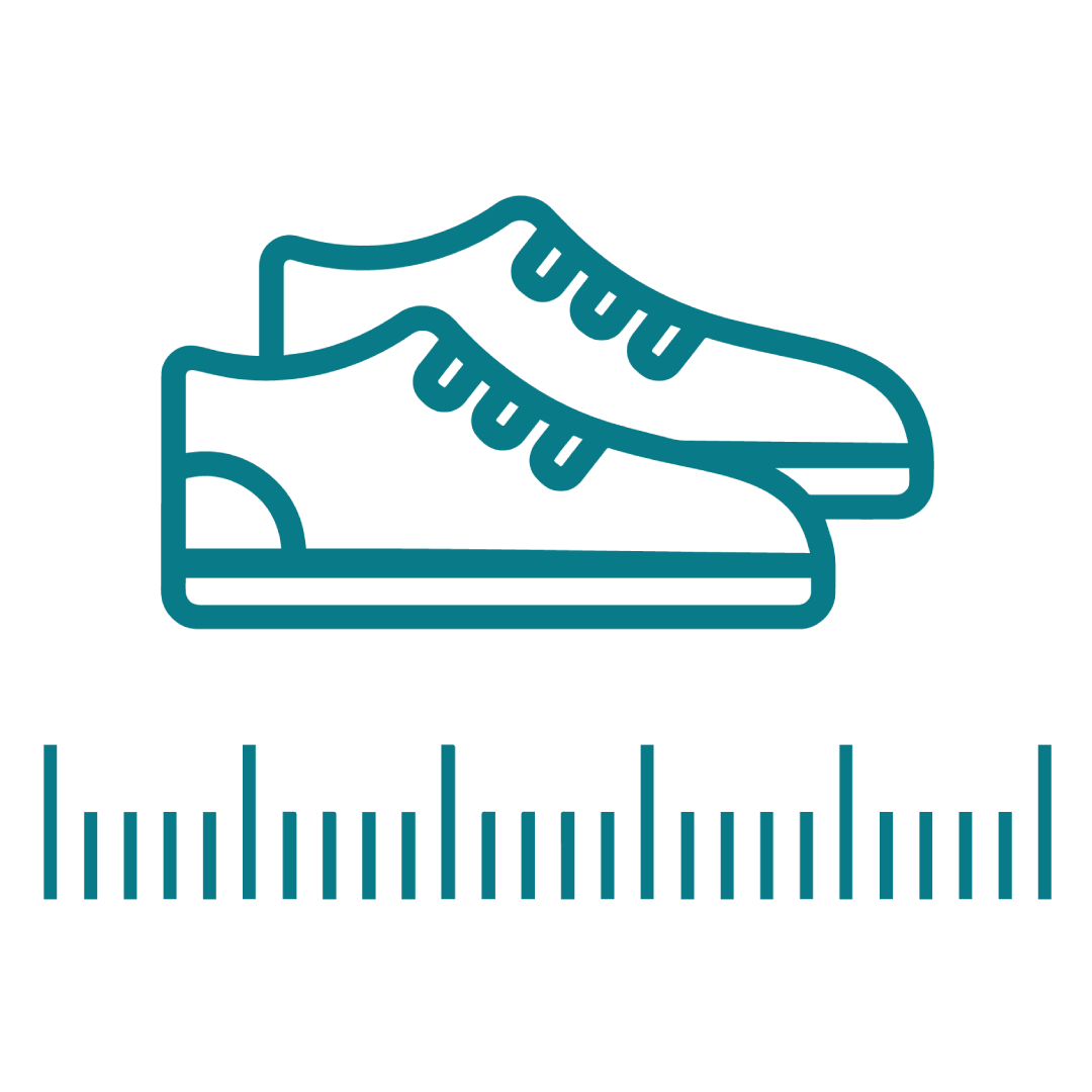 シューズを履く足のイメージ